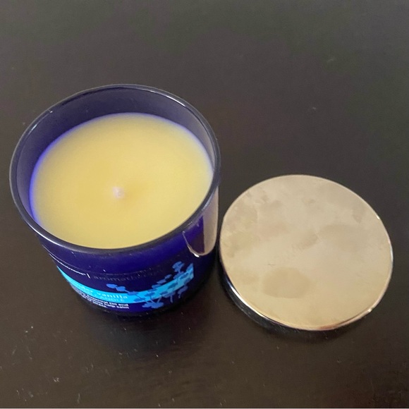 Bath & Body Works Lavender Vanilla 4 Oz. Candle and Wallflowers Bundle - Picture 4 of 7